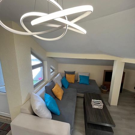 Apartment Happy Holiday Lazur Бургас Екстериор снимка