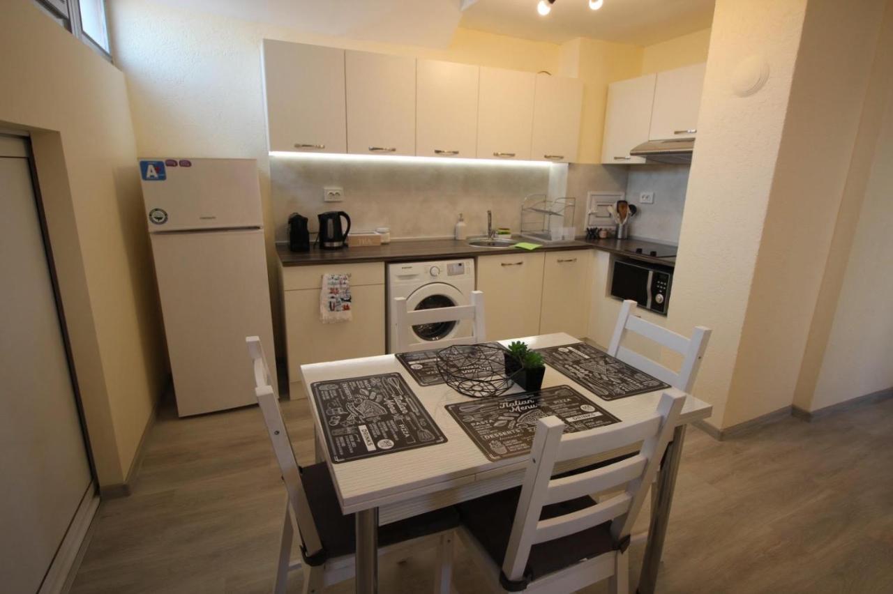 Apartment Happy Holiday Lazur Бургас Екстериор снимка
