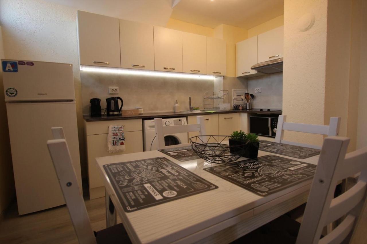 Apartment Happy Holiday Lazur Бургас Екстериор снимка